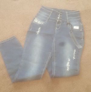 Brand new never worn jeans